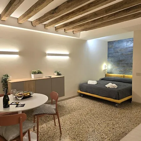 Cozy With Canal View