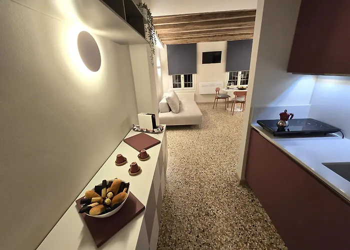 Cozy With Canal View Apartmán *