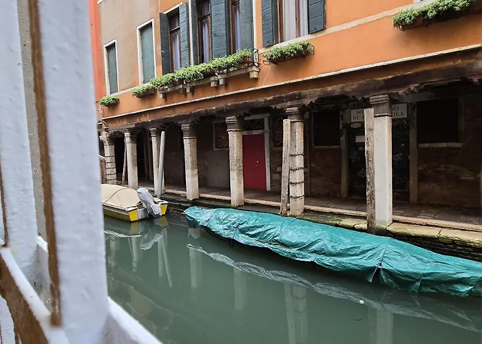 Cozy With Canal View *