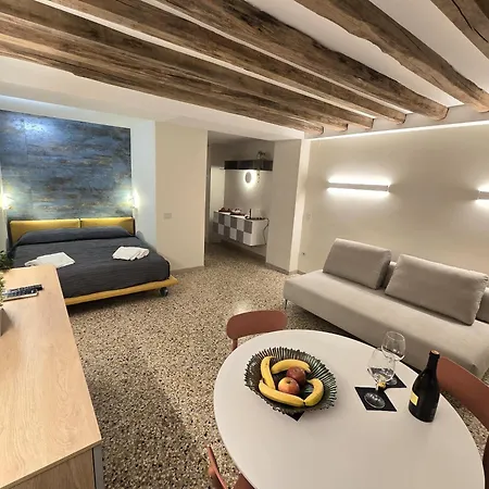 Cozy With Canal View Apartamento