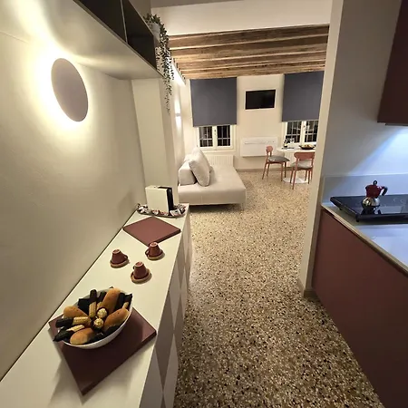 Cozy With Canal View Apartamento *