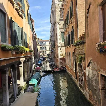 Apartamento Cozy With Canal View