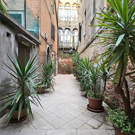 Cozy With Canal View Lejlighed Venedig
